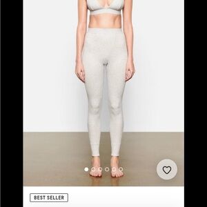 SKIMS Gray Leggings